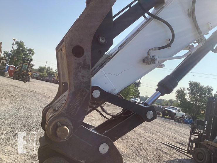 2021-bobcat-e165-image-12