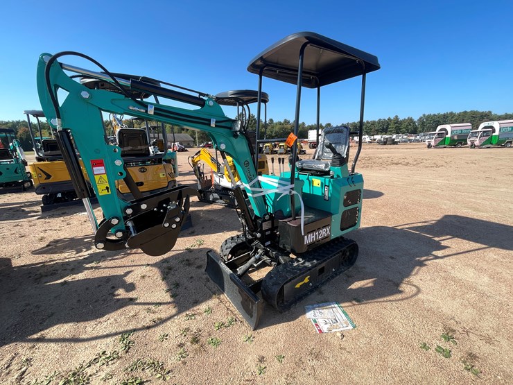 #1699-•-agt-mh12rx-mini-excavator-image-1
