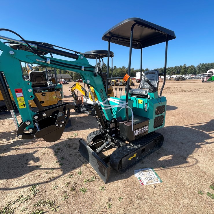#1699 • AGT MH12RX Mini Excavator