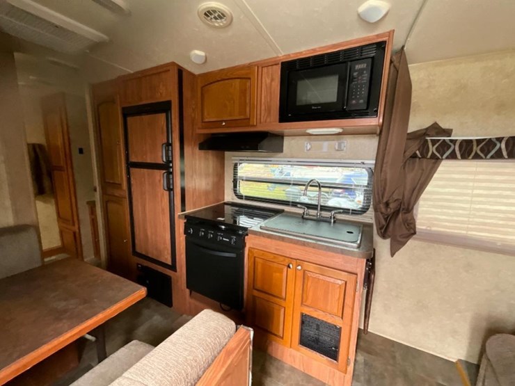 2015-forest-river-flagstaff-microlite-camper-image-17