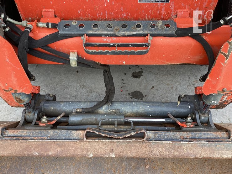 2022-kubota-ssv75-image-10