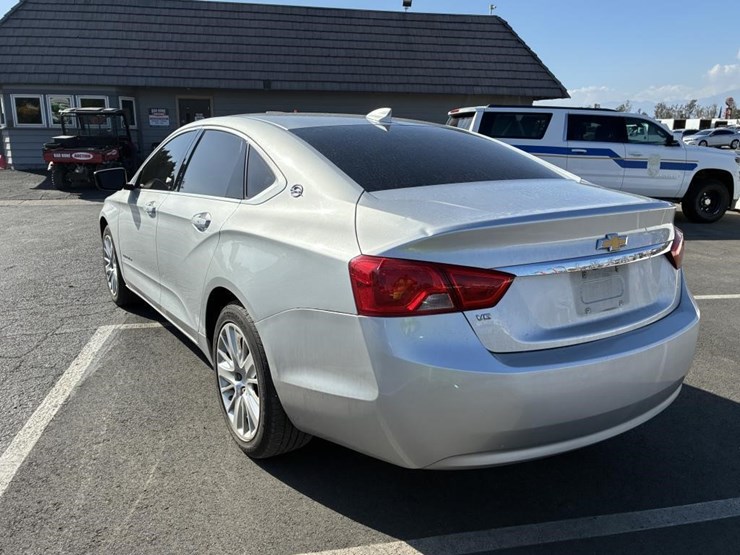 2019-chevrolet-impala-sedan-image-3