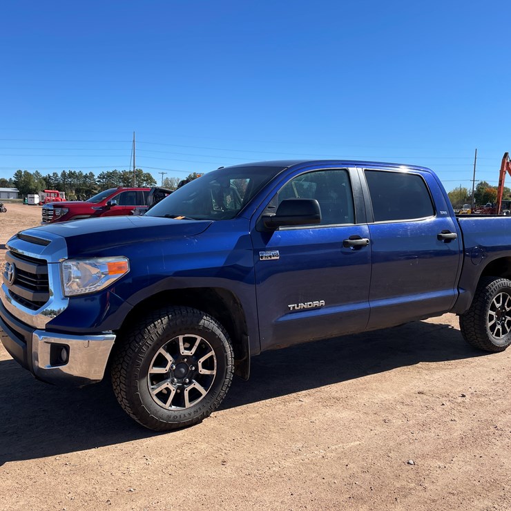 2015 TOYOTA TUNDRA SR5
