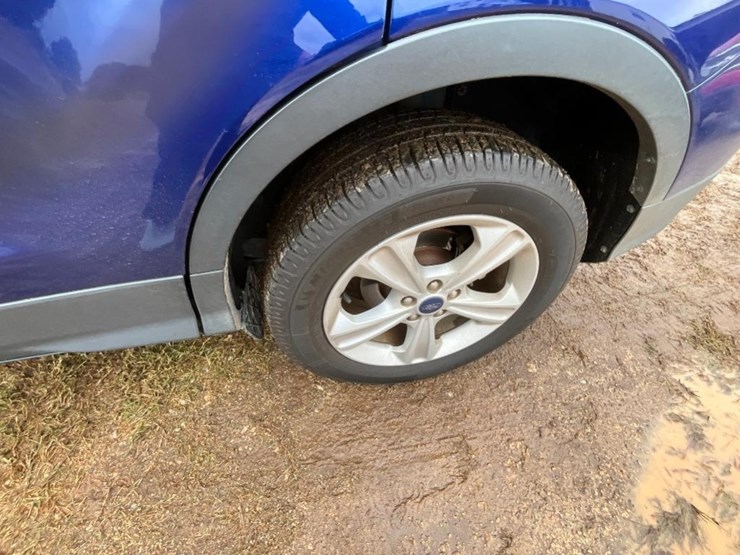 2015-ford-escape-se-image-5