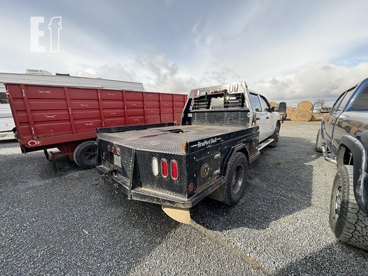 2012-chevrolet-silverado-3500-image-8