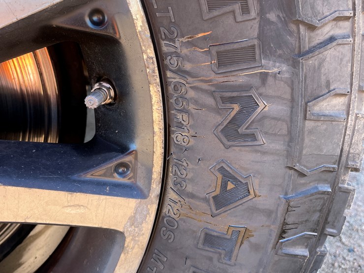 2015-toyota-tundra-sr5-image-21