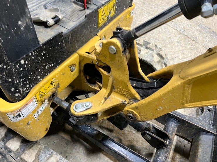 2019-caterpillar-301.7-image-21