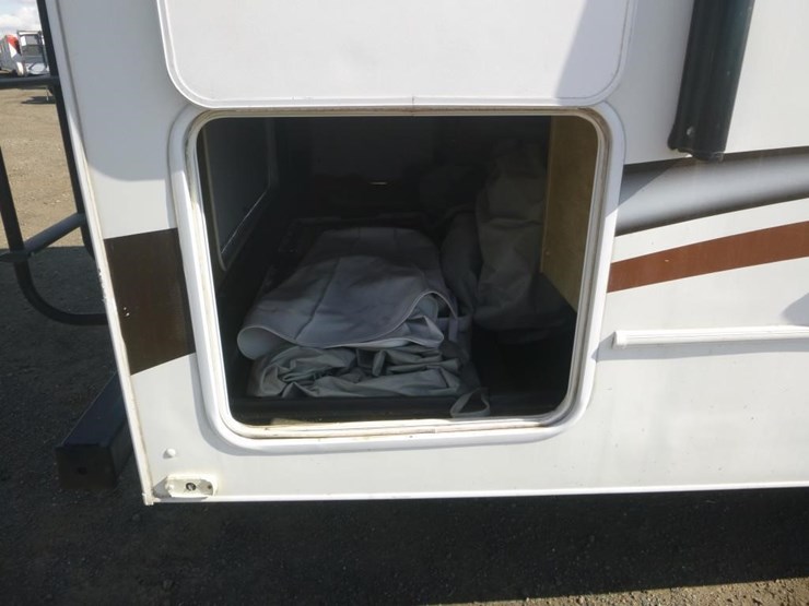 2014-ford-e450-image-19