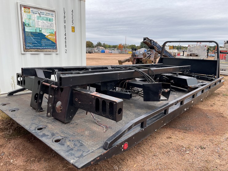 #3343-•-18'6"-rollback-bed-with-car-lift-attachment-image-4