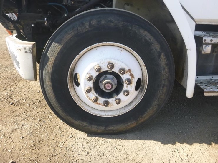 freightliner-fl70-image-17