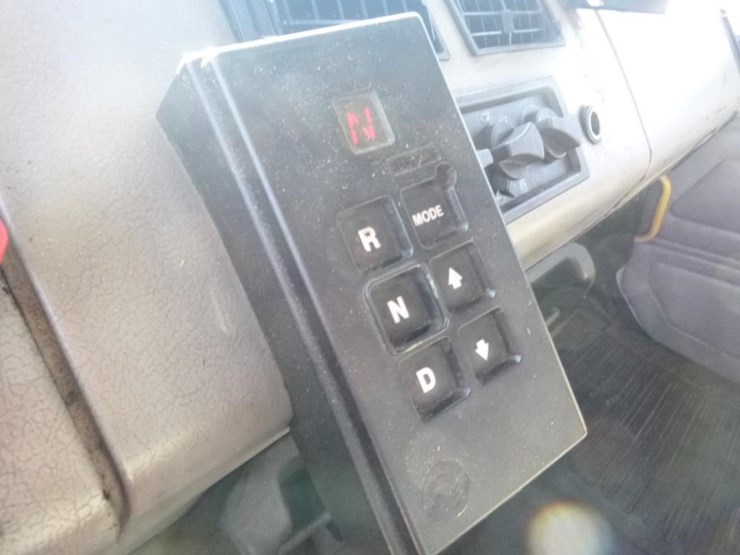 freightliner-fl70-image-12