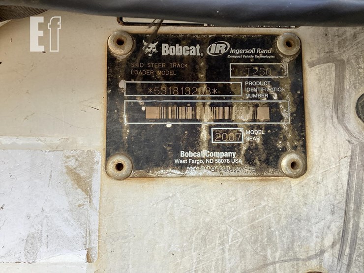 2007-bobcat-t250-image-21