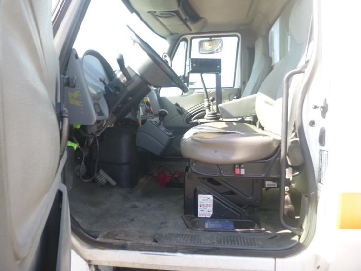 2003-international-7400-image-10