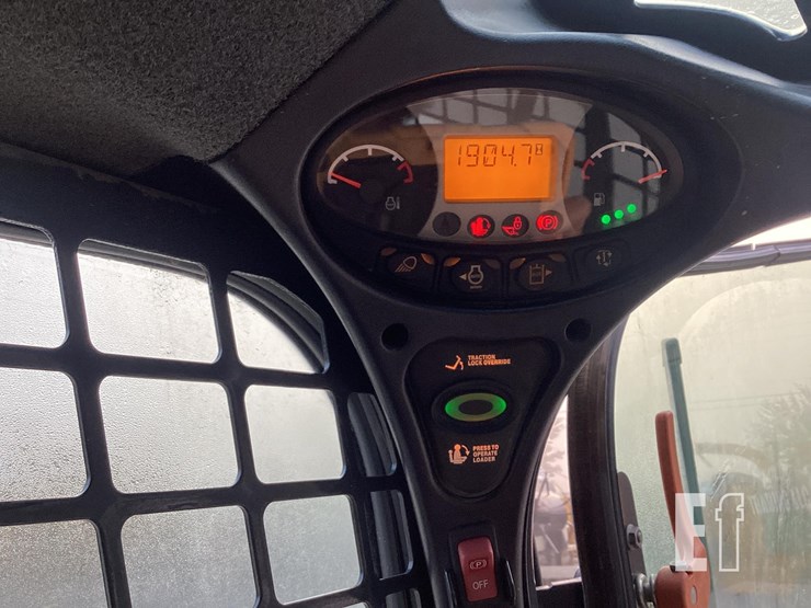 2022-bobcat-t770-image-18