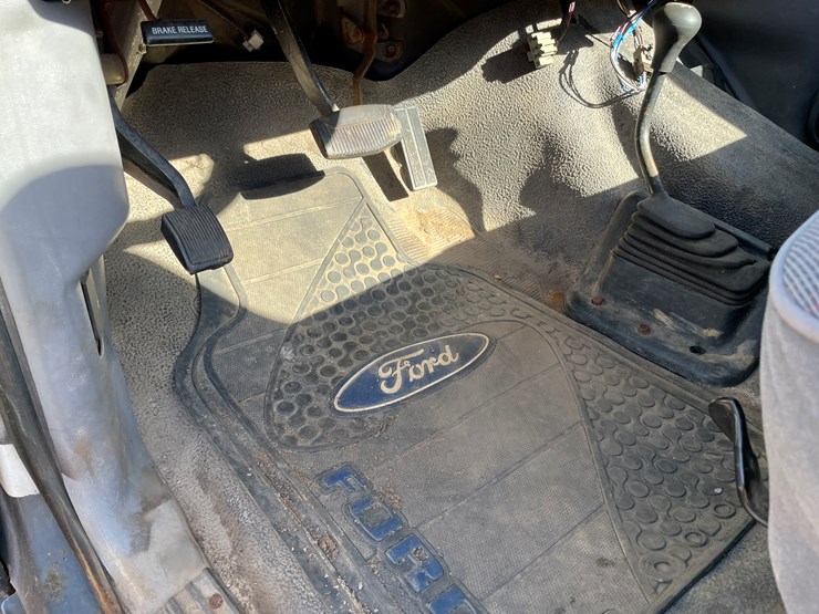 1997-ford-f350-xlt-image-36