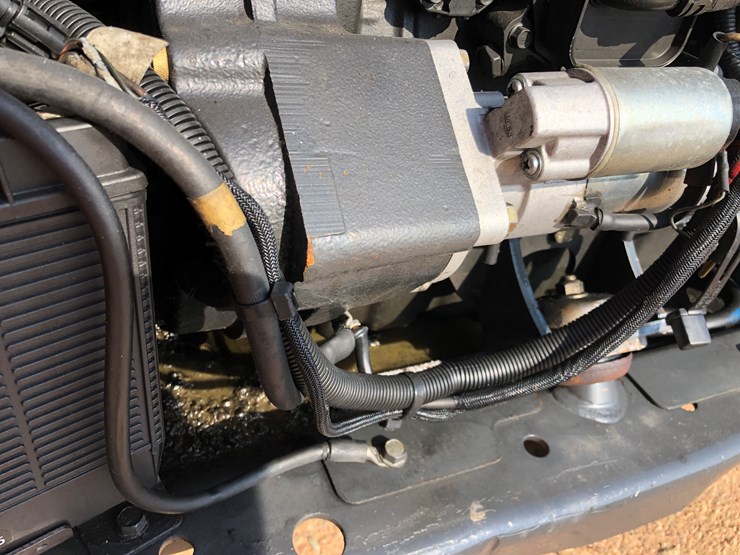 2014-bobcat-s650-image-50