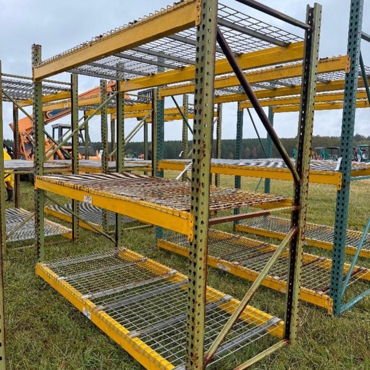 PALLET SHELVING (42"X102"X8')