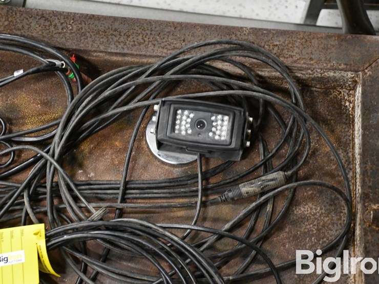 cab-cam-backup-tractor-cameras-image-10