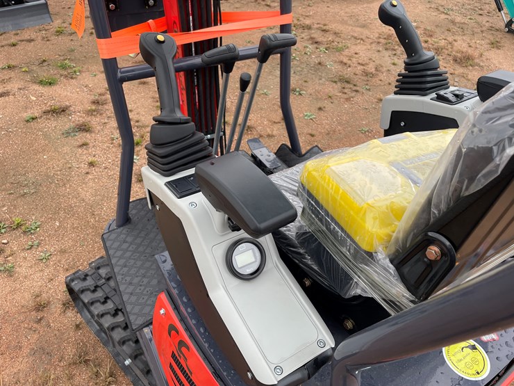 #1692-•-agt-mx15rx-mini-excavator-image-16