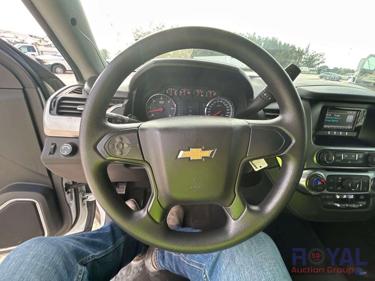 2016-chevrolet-tahoe-image-14