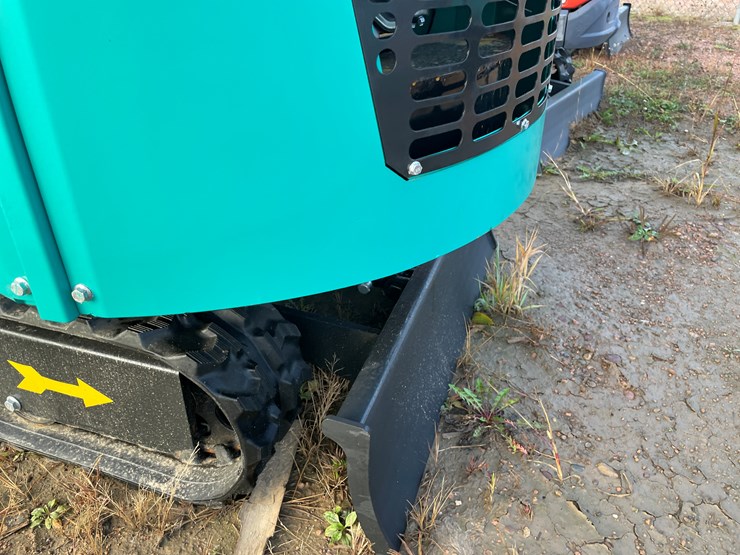 #1690-•-agt-h15r-mini-excavator-image-24