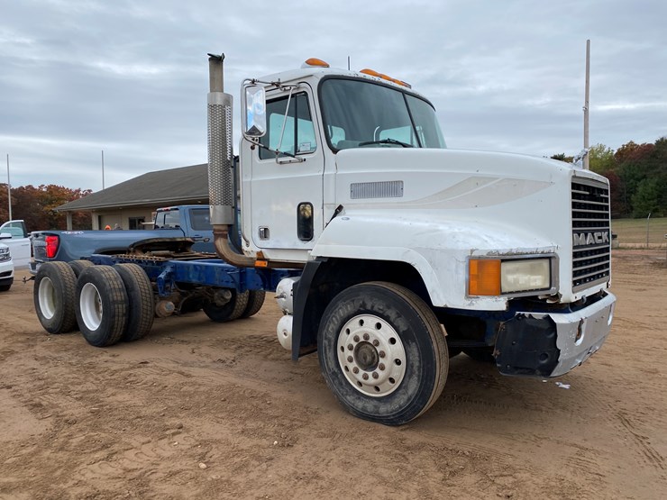 1993-mack-ch613-image-4