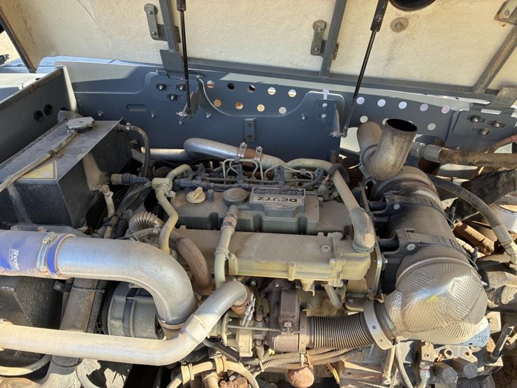 2018-skyjack-sj1056-image-17