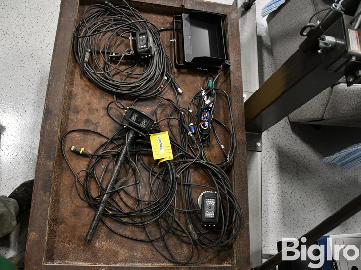 cab-cam-backup-tractor-cameras-image-8