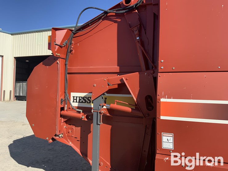 2001-hesston-856a-image-16