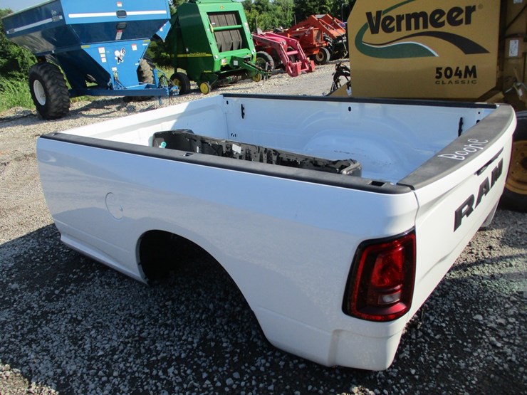 #95-•-8'-ram-truck-bed-w-bumper-image-2