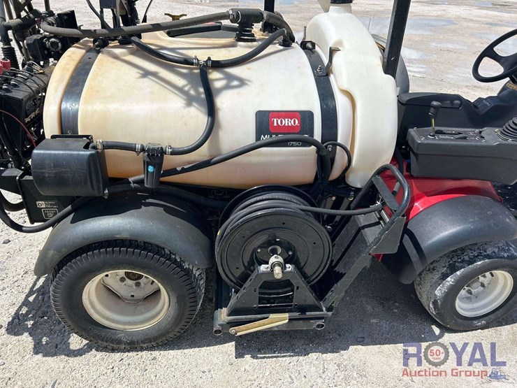 2015-toro-multi-pro-1750-175-gallon-turf-sprayer-cart-image-11