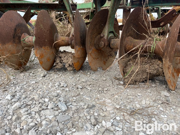 john-deere-18-image-17