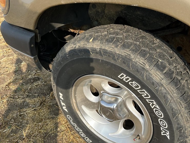 2001-ford-explorer-xlt-image-9