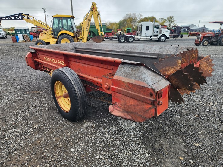 new-holland-329-image-5