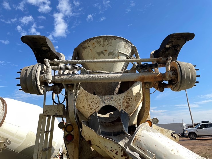 #3375-•-mcneilus-cement-mixer-drum-with-chutes-and-controls-image-12