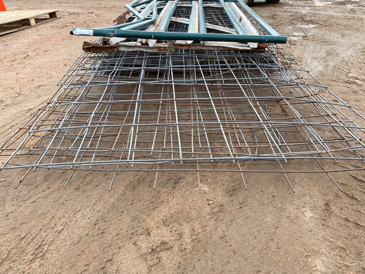 #3393-•-various-metal-fencing-image-2