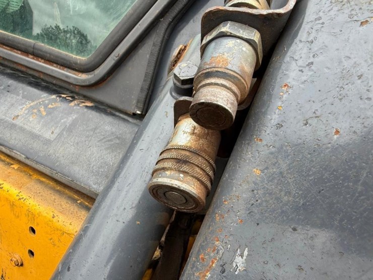 new-holland-ls185b-image-7