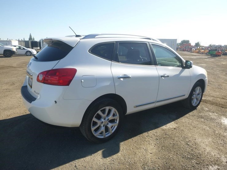 2011-nissan-rogue-image-3