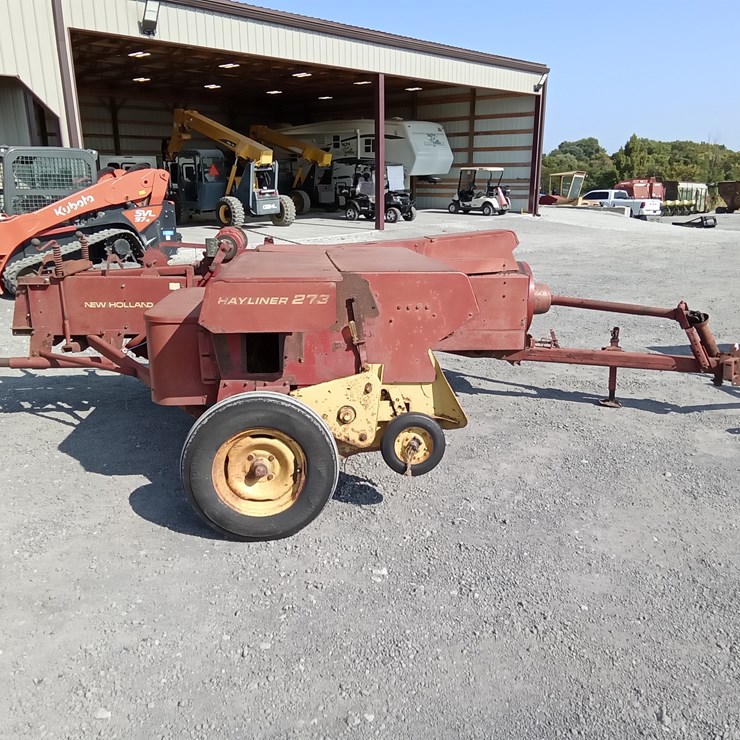 NEW HOLLAND 273