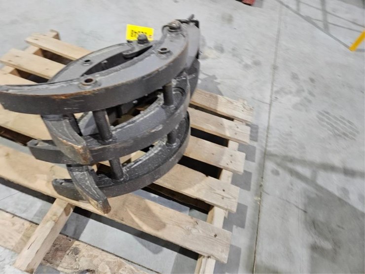 #2548-•-excavator-grapple-image-3