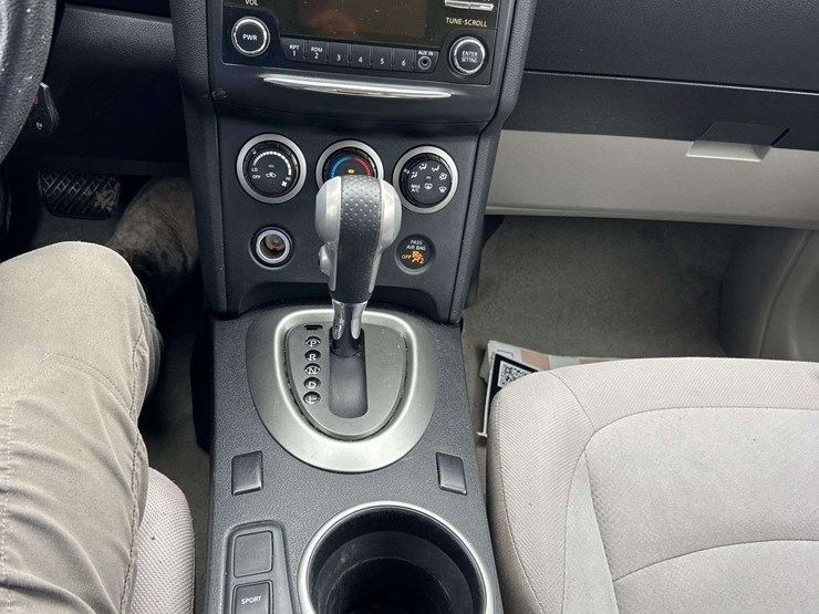 2014-nissan-rogue-image-19