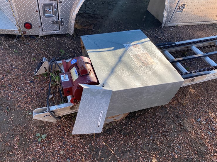 #3339-•-powr-ladder-18'-power-elevator-image-3