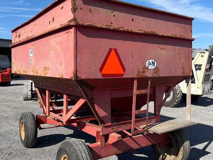 #888-•-j&m-gravity-wagon-image-3