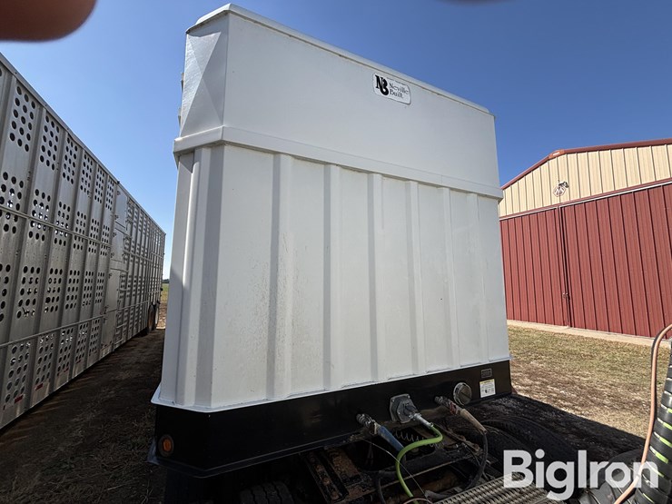 2013-neville-trailer-image-2