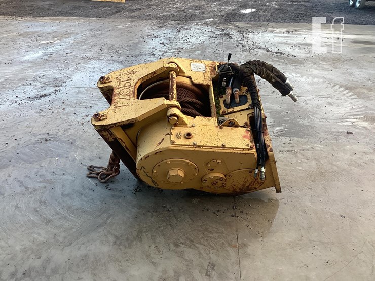 2011-deere-750j-image-3