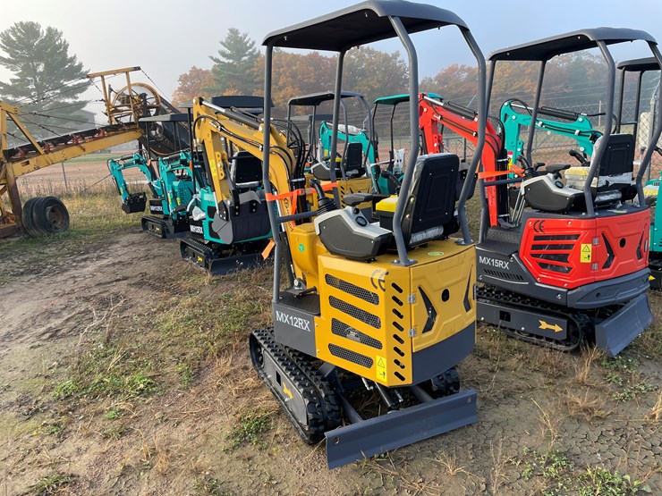 #1691-•-agt-mx12rx-mini-excavator-image-8