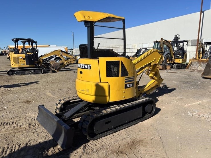 komatsu-pc12uu-2-image-3