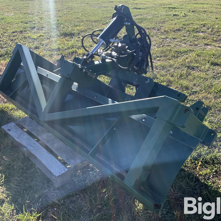 Art’s Way Center Piece For Land Plane