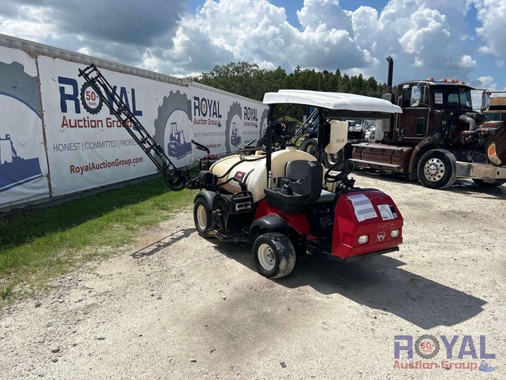 2015-toro-multi-pro-1750-175-gallon-turf-sprayer-cart-image-2