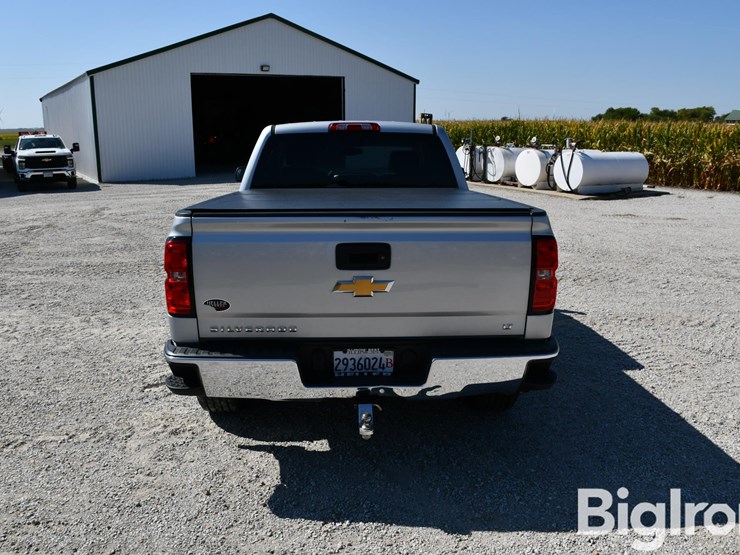 2017-chevrolet-silverado-1500-lt-image-6
